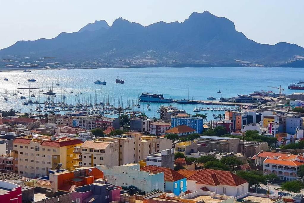 Lovely Apartment In Mindelo City Center Ngoại thất bức ảnh