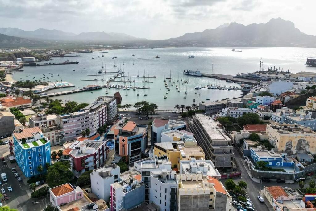 Lovely Apartment In Mindelo City Center Ngoại thất bức ảnh